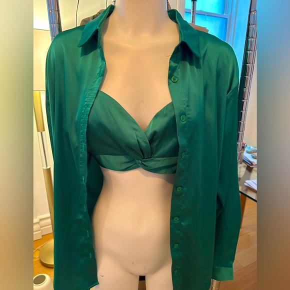 Green silk-like Blouse & Bralette - Picture 3 of 3